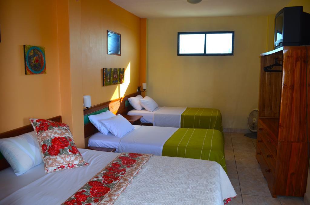 Dolphin House Hotel Puerto Baquerizo Moreno Exterior foto