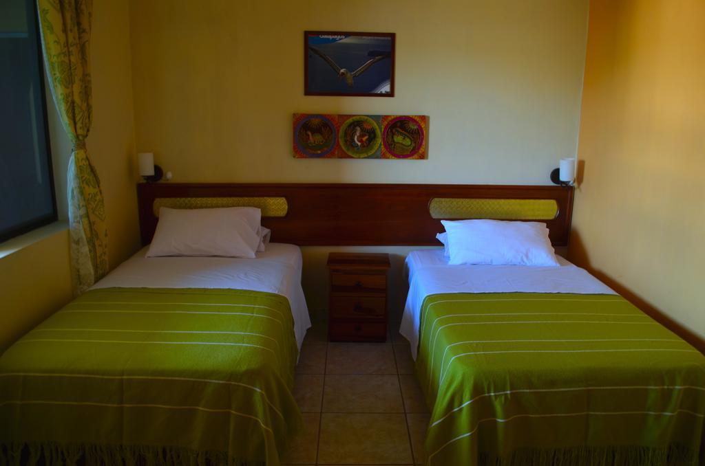 Dolphin House Hotel Puerto Baquerizo Moreno Exterior foto